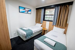 Olde Tudor Hotel