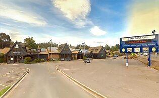 Olde Tudor Hotel