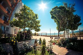 Riviera Fort Beach