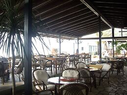 Ninos on the Beach