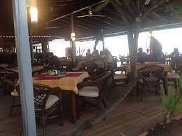 Ninos on the Beach