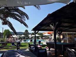 Ninos on the Beach