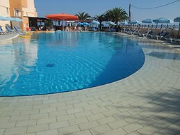 Ninos on the Beach