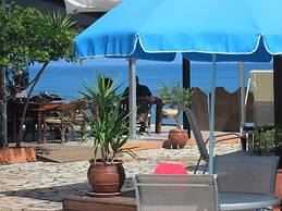 Ninos on the Beach