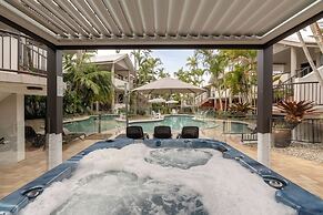 Outrigger Bay Apartments