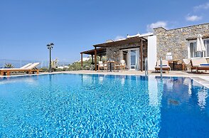 Alexander Beach Hotel & Village Resort