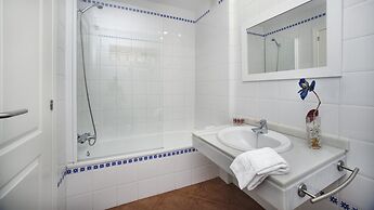 Apartamentos Leo Canela