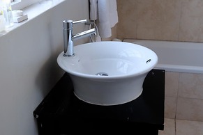 White Lodge Constantia Guest House