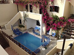 Antonia Apartments