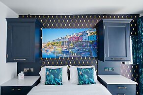 Quayside Hotel