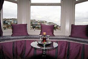 Quayside Hotel