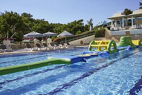 ROBINSON PAMFILYA - All Inclusive