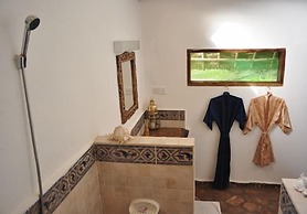 Kinasi Lodge