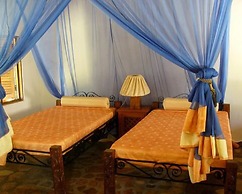 Kinasi Lodge