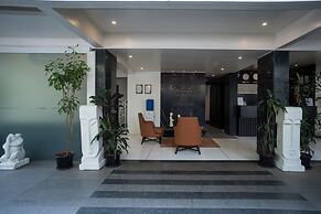 AR Suites Fontana Bay