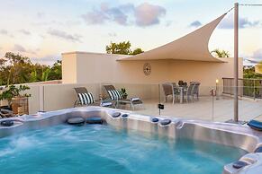 Noosa Tropicana
