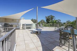 Noosa Tropicana
