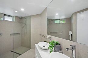 Noosa Tropicana