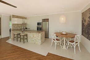 Noosa Tropicana