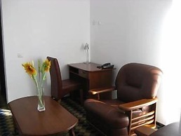 Plus Hotel