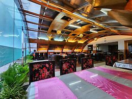 Hotel Surya