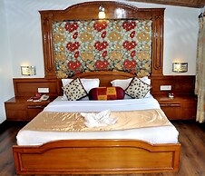Hotel Surya