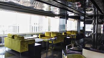 Reef Hotel