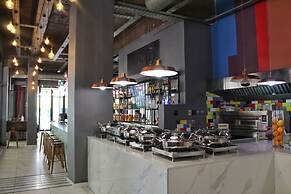 Reef Hotel
