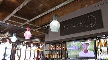Reef Hotel