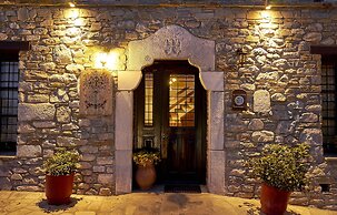 Atrapos Hotel