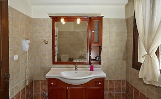 Atrapos Hotel