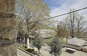 Atrapos Hotel