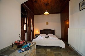 Atrapos Hotel