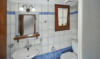 Atrapos Hotel