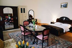 George Hotel