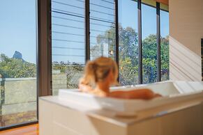 Glass On Glasshouse