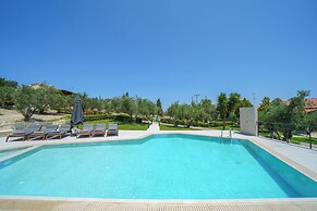 Villas Lefkothea