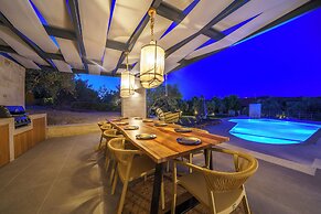 Villas Lefkothea