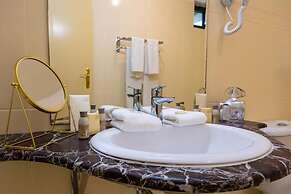 HOTEL SIR ROYAL