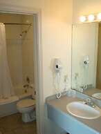 Brigantine Inn & Suites