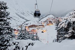 Josl Mountain Lounging Hotel