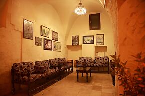 Aslan Guest House