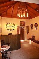 Aslan Guest House