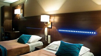 Helgon Hotel – Lourdes Pyrenees