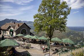 Helgon Hotel – Lourdes Pyrenees