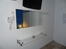 Botsis Guest House