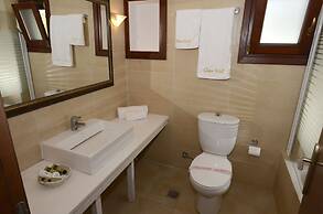 Clara Hotel