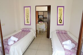 Clara Hotel