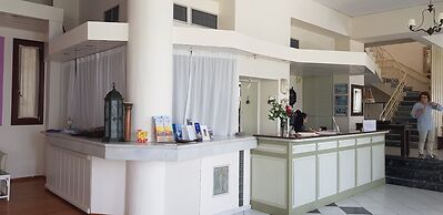 Clara Hotel