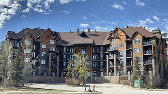 Glacier Mountaineer Lodge